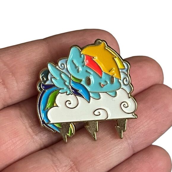 My Little Pony Rainbow Dash Enamel Pin - Picture 4 of 8